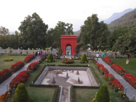 Five Beautiful Places to Visit in Srinagar